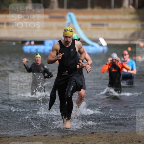 14.09.2025 - Stadtparktriathlon Michael Strokosch http://msf.ph/oto/8872023 14.09.2025 11:50:27 Schwimmen 1144, 1146, 1164, 1186, 1194 meine-sportfotos.de