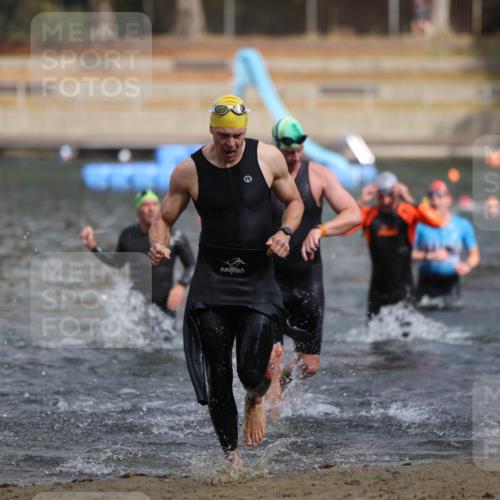 14.09.2025 - Stadtparktriathlon Michael Strokosch http://msf.ph/oto/8872027 14.09.2025 11:50:27 Schwimmen 1144, 1146, 1164, 1186, 1194 meine-sportfotos.de