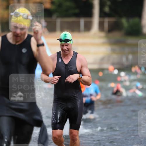 14.09.2025 - Stadtparktriathlon Michael Strokosch http://msf.ph/oto/8872038 14.09.2025 11:50:30 Schwimmen 1144, 1146, 1164, 1186, 1194 meine-sportfotos.de