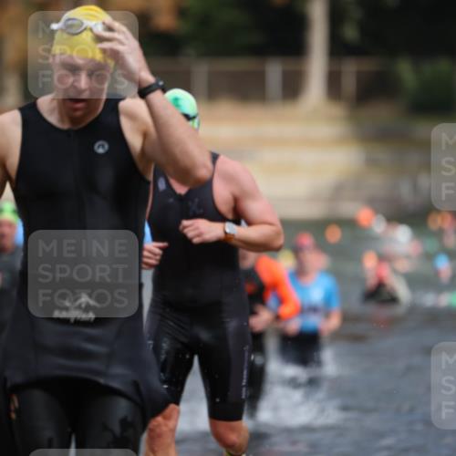 14.09.2025 - Stadtparktriathlon Michael Strokosch http://msf.ph/oto/8872040 14.09.2025 11:50:30 Schwimmen 1144, 1146, 1164, 1186, 1194 meine-sportfotos.de