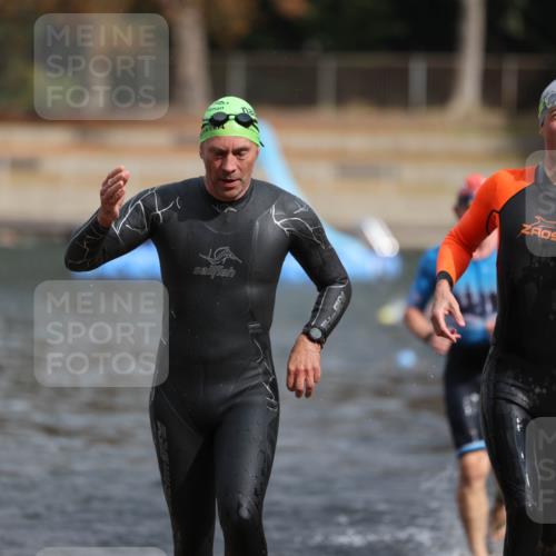 14.09.2025 - Stadtparktriathlon Michael Strokosch http://msf.ph/oto/8872058 14.09.2025 11:50:35 Schwimmen 1144, 1146, 1164, 1186 meine-sportfotos.de