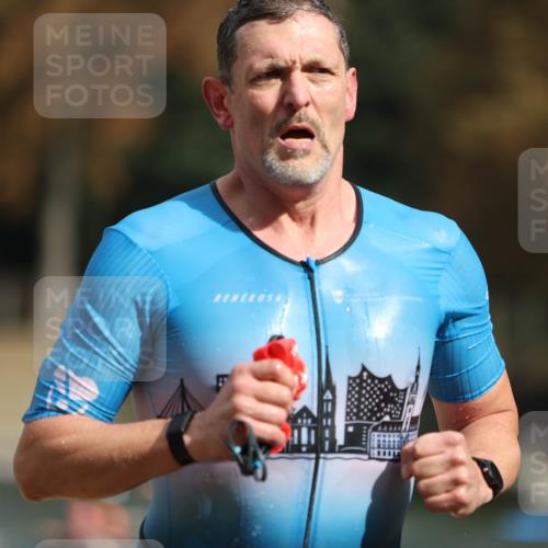 14.09.2025 - Stadtparktriathlon Michael Strokosch http://msf.ph/oto/8872072 14.09.2025 11:50:40 Schwimmen 1144, 1146, 1164 meine-sportfotos.de