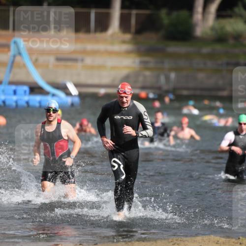 14.09.2025 - Stadtparktriathlon Michael Strokosch http://msf.ph/oto/8872075 14.09.2025 11:50:49 Schwimmen 1124, 1173 meine-sportfotos.de
