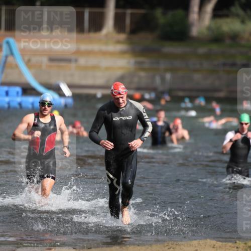14.09.2025 - Stadtparktriathlon Michael Strokosch http://msf.ph/oto/8872077 14.09.2025 11:50:49 Schwimmen 1124, 1173 meine-sportfotos.de