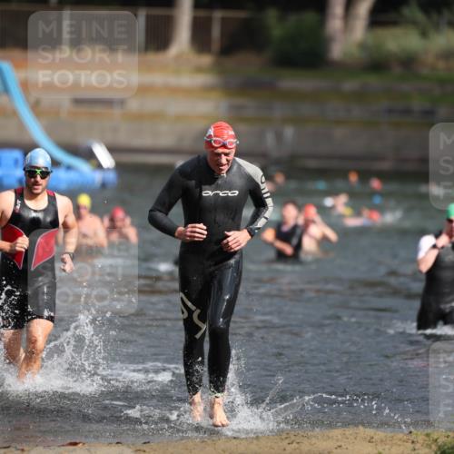 14.09.2025 - Stadtparktriathlon Michael Strokosch http://msf.ph/oto/8872081 14.09.2025 11:50:50 Schwimmen 1124, 1173 meine-sportfotos.de
