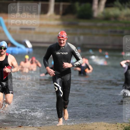 14.09.2025 - Stadtparktriathlon Michael Strokosch http://msf.ph/oto/8872085 14.09.2025 11:50:50 Schwimmen 1124, 1173 meine-sportfotos.de