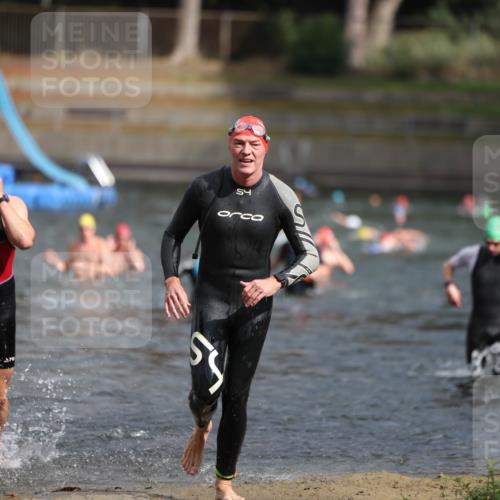 14.09.2025 - Stadtparktriathlon Michael Strokosch http://msf.ph/oto/8872088 14.09.2025 11:50:51 Schwimmen 1124, 1173 meine-sportfotos.de