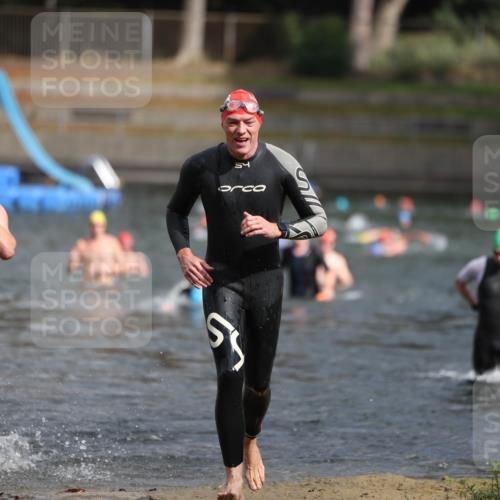 14.09.2025 - Stadtparktriathlon Michael Strokosch http://msf.ph/oto/8872089 14.09.2025 11:50:51 Schwimmen 1124, 1173 meine-sportfotos.de