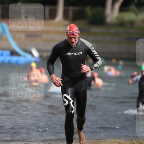 14.09.2025 - Stadtparktriathlon Michael Strokosch http://msf.ph/oto/8872095 14.09.2025 11:50:52 Schwimmen 1124, 1173 meine-sportfotos.de