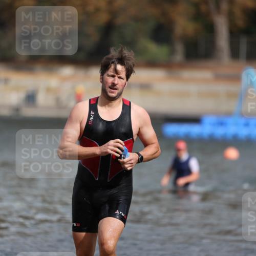 14.09.2025 - Stadtparktriathlon Michael Strokosch http://msf.ph/oto/8872099 14.09.2025 11:50:53 Schwimmen 1124, 1173 meine-sportfotos.de