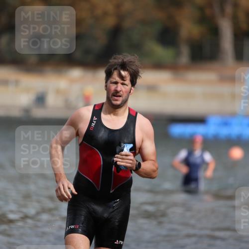 14.09.2025 - Stadtparktriathlon Michael Strokosch http://msf.ph/oto/8872102 14.09.2025 11:50:54 Schwimmen 1124, 1173 meine-sportfotos.de