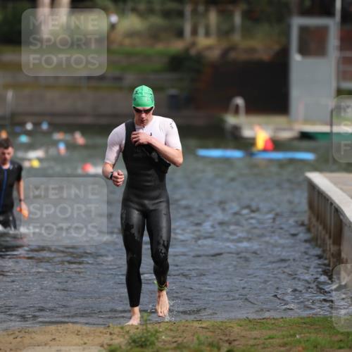 14.09.2025 - Stadtparktriathlon Michael Strokosch http://msf.ph/oto/8872114 14.09.2025 11:50:59 Schwimmen 1123, 1124, 1133, 1172, 1205, 1219 meine-sportfotos.de