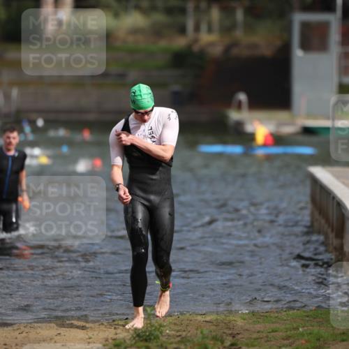 14.09.2025 - Stadtparktriathlon Michael Strokosch http://msf.ph/oto/8872118 14.09.2025 11:51:00 Schwimmen 1123, 1133, 1172, 1205, 1219 meine-sportfotos.de