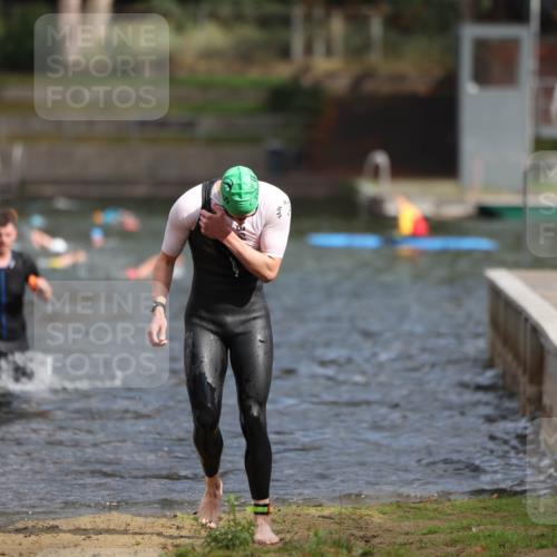14.09.2025 - Stadtparktriathlon Michael Strokosch http://msf.ph/oto/8872121 14.09.2025 11:51:00 Schwimmen 1123, 1133, 1172, 1205, 1219 meine-sportfotos.de