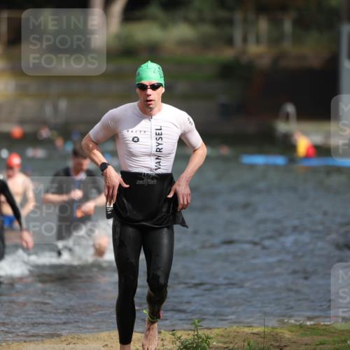 14.09.2025 - Stadtparktriathlon Michael Strokosch http://msf.ph/oto/8872123 14.09.2025 11:51:02 Schwimmen 1123, 1133, 1153, 1172, 1205, 1219 meine-sportfotos.de