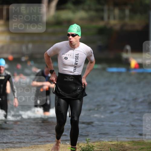 14.09.2025 - Stadtparktriathlon Michael Strokosch http://msf.ph/oto/8872124 14.09.2025 11:51:02 Schwimmen 1123, 1133, 1153, 1172, 1205, 1219 meine-sportfotos.de