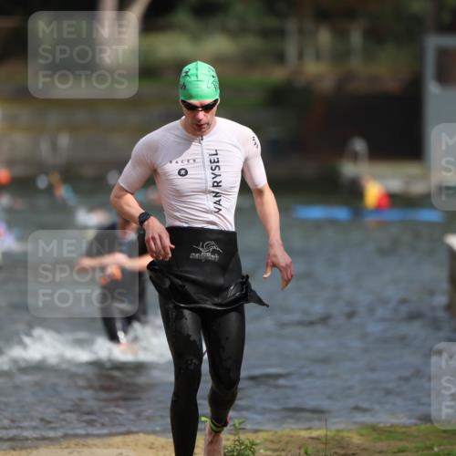 14.09.2025 - Stadtparktriathlon Michael Strokosch http://msf.ph/oto/8872126 14.09.2025 11:51:02 Schwimmen 1123, 1133, 1153, 1172, 1205, 1219 meine-sportfotos.de