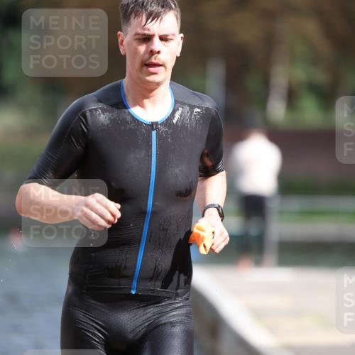 14.09.2025 - Stadtparktriathlon Michael Strokosch http://msf.ph/oto/8872150 14.09.2025 11:51:10 Schwimmen 1123, 1133, 1153, 1172, 1199, 1205, 1219 meine-sportfotos.de