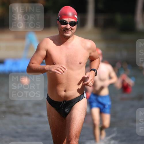 14.09.2025 - Stadtparktriathlon Michael Strokosch http://msf.ph/oto/8872161 14.09.2025 11:51:14 Schwimmen 1133, 1153, 1199, 1203 meine-sportfotos.de