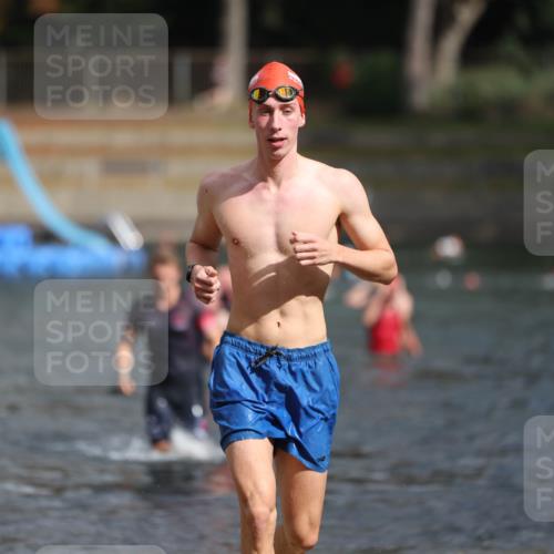 14.09.2025 - Stadtparktriathlon Michael Strokosch http://msf.ph/oto/8872173 14.09.2025 11:51:17 Schwimmen 1153, 1199, 1203 meine-sportfotos.de