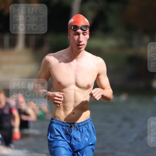 14.09.2025 - Stadtparktriathlon Michael Strokosch http://msf.ph/oto/8872180 14.09.2025 11:51:18 Schwimmen 1199, 1203, 1212 meine-sportfotos.de