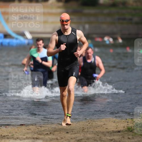 14.09.2025 - Stadtparktriathlon Michael Strokosch http://msf.ph/oto/8872204 14.09.2025 11:51:28 Schwimmen 1122, 1129, 1139, 1203, 1212 meine-sportfotos.de