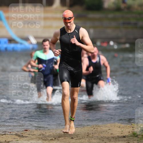 14.09.2025 - Stadtparktriathlon Michael Strokosch http://msf.ph/oto/8872206 14.09.2025 11:51:28 Schwimmen 1122, 1129, 1139, 1203, 1212 meine-sportfotos.de