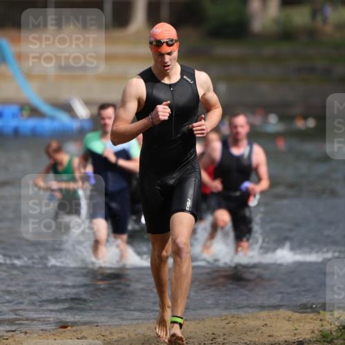 14.09.2025 - Stadtparktriathlon Michael Strokosch http://msf.ph/oto/8872207 14.09.2025 11:51:29 Schwimmen 1122, 1129, 1139, 1212 meine-sportfotos.de