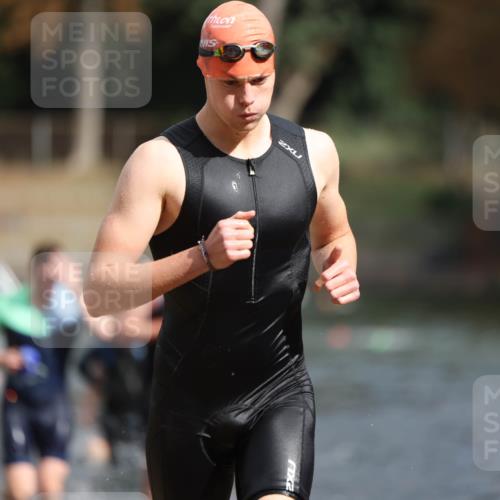 14.09.2025 - Stadtparktriathlon Michael Strokosch http://msf.ph/oto/8872215 14.09.2025 11:51:31 Schwimmen 1122, 1129, 1139, 1147, 1212 meine-sportfotos.de