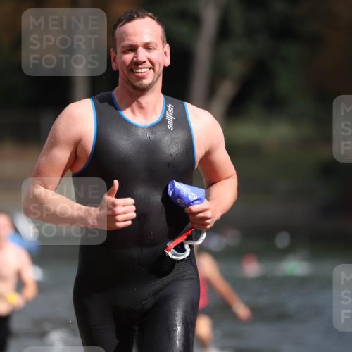 14.09.2025 - Stadtparktriathlon Michael Strokosch http://msf.ph/oto/8872225 14.09.2025 11:51:35 Schwimmen 1122, 1129, 1132, 1139, 1147, 1180 meine-sportfotos.de