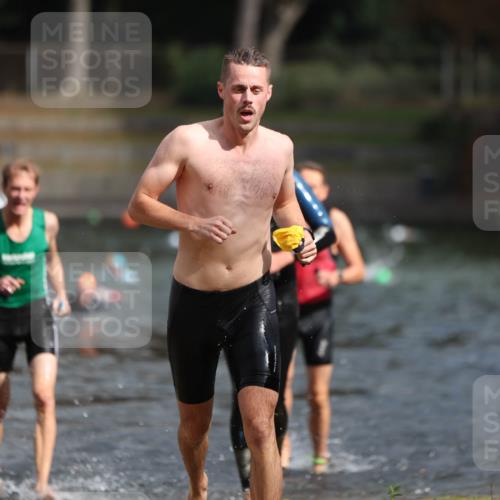 14.09.2025 - Stadtparktriathlon Michael Strokosch http://msf.ph/oto/8872231 14.09.2025 11:51:38 Schwimmen 1122, 1129, 1132, 1139, 1147, 1180 meine-sportfotos.de