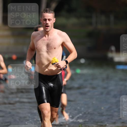 14.09.2025 - Stadtparktriathlon Michael Strokosch http://msf.ph/oto/8872232 14.09.2025 11:51:38 Schwimmen 1122, 1129, 1132, 1139, 1147, 1180 meine-sportfotos.de