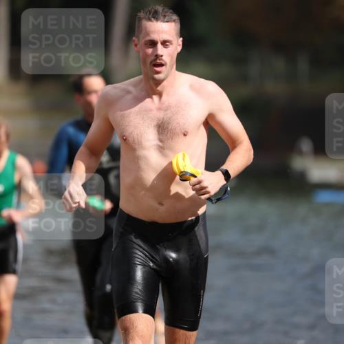 14.09.2025 - Stadtparktriathlon Michael Strokosch http://msf.ph/oto/8872237 14.09.2025 11:51:39 Schwimmen 1122, 1132, 1147, 1180 meine-sportfotos.de