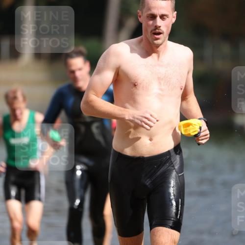14.09.2025 - Stadtparktriathlon Michael Strokosch http://msf.ph/oto/8872238 14.09.2025 11:51:39 Schwimmen 1122, 1132, 1147, 1180 meine-sportfotos.de
