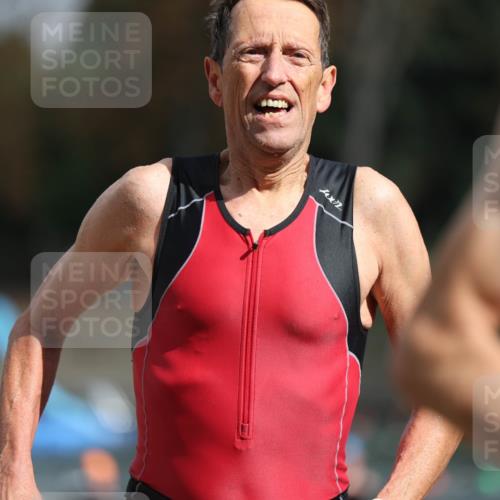 14.09.2025 - Stadtparktriathlon Michael Strokosch http://msf.ph/oto/8872255 14.09.2025 11:51:46 Schwimmen 1132, 1147, 1180, 1189 meine-sportfotos.de