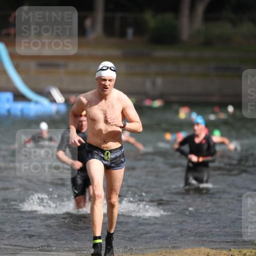 14.09.2025 - Stadtparktriathlon Michael Strokosch http://msf.ph/oto/8872257 14.09.2025 11:51:53 Schwimmen 1137, 1189 meine-sportfotos.de