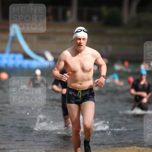 14.09.2025 - Stadtparktriathlon Michael Strokosch http://msf.ph/oto/8872261 14.09.2025 11:51:54 Schwimmen 1137, 1189 meine-sportfotos.de