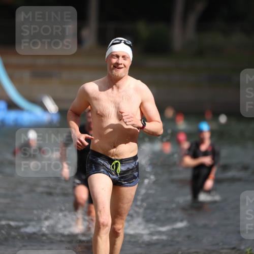 14.09.2025 - Stadtparktriathlon Michael Strokosch http://msf.ph/oto/8872265 14.09.2025 11:51:54 Schwimmen 1137, 1189 meine-sportfotos.de