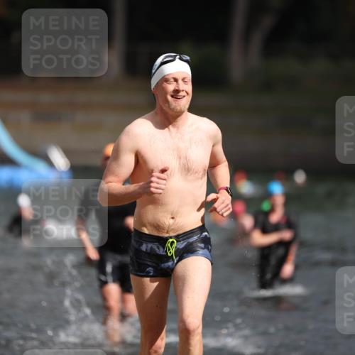14.09.2025 - Stadtparktriathlon Michael Strokosch http://msf.ph/oto/8872266 14.09.2025 11:51:55 Schwimmen 1137, 1189 meine-sportfotos.de