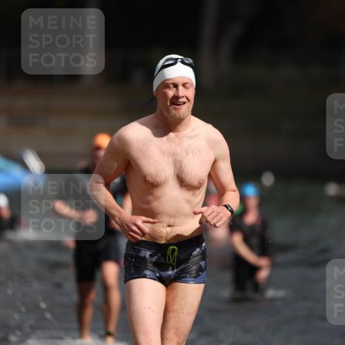 14.09.2025 - Stadtparktriathlon Michael Strokosch http://msf.ph/oto/8872268 14.09.2025 11:51:55 Schwimmen 1137, 1189 meine-sportfotos.de