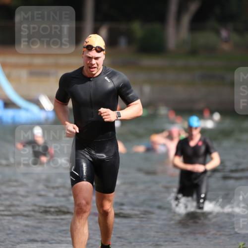 14.09.2025 - Stadtparktriathlon Michael Strokosch http://msf.ph/oto/8872276 14.09.2025 11:51:58 Schwimmen 1137, 1160, 1189, 1193 meine-sportfotos.de