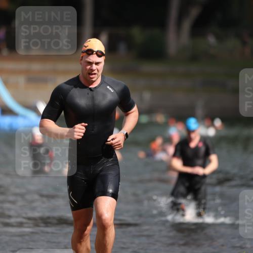 14.09.2025 - Stadtparktriathlon Michael Strokosch http://msf.ph/oto/8872277 14.09.2025 11:51:58 Schwimmen 1137, 1160, 1189, 1193 meine-sportfotos.de
