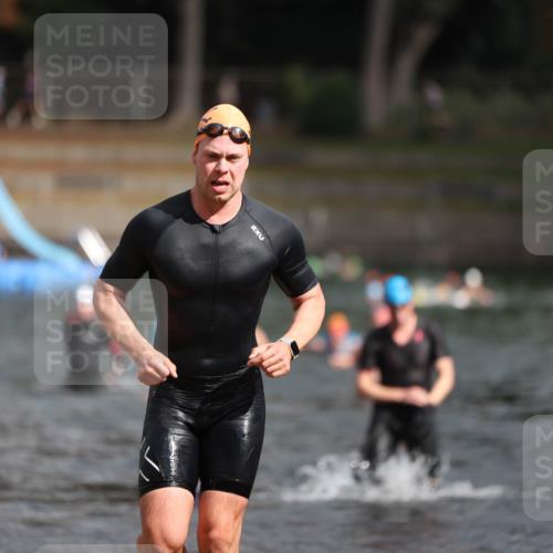 14.09.2025 - Stadtparktriathlon Michael Strokosch http://msf.ph/oto/8872279 14.09.2025 11:51:58 Schwimmen 1137, 1160, 1189, 1193 meine-sportfotos.de