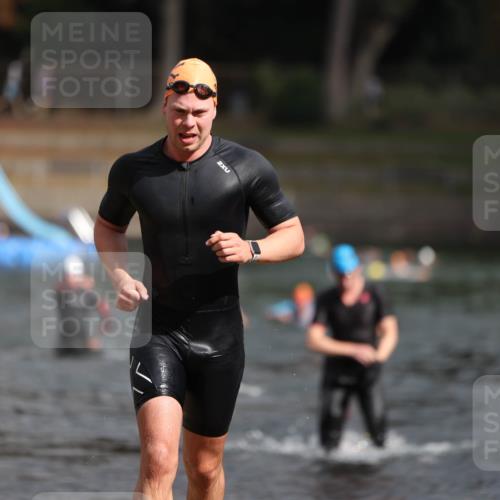 14.09.2025 - Stadtparktriathlon Michael Strokosch http://msf.ph/oto/8872280 14.09.2025 11:51:59 Schwimmen 1137, 1160, 1189, 1193 meine-sportfotos.de