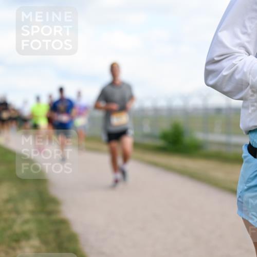 14.09.2025 - Airport Race Dr. Thomas Lammeyer http://msf.ph/oto/8872283 14.09.2025 12:16:56 Laufen 42, 2110 meine-sportfotos.de