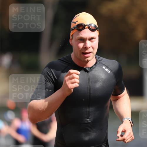 14.09.2025 - Stadtparktriathlon Michael Strokosch http://msf.ph/oto/8872292 14.09.2025 11:52:01 Schwimmen 1137, 1160, 1193 meine-sportfotos.de