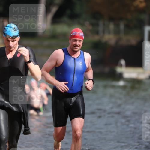 14.09.2025 - Stadtparktriathlon Michael Strokosch http://msf.ph/oto/8872302 14.09.2025 11:52:07 Schwimmen 1143, 1160, 1193, 1211 meine-sportfotos.de