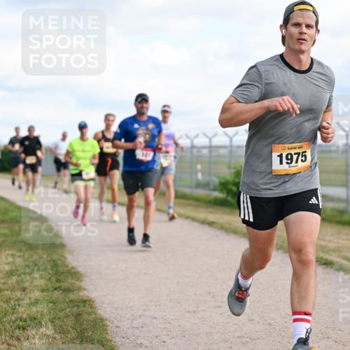 14.09.2025 - Airport Race Dr. Thomas Lammeyer http://msf.ph/oto/8872304 14.09.2025 12:16:58 Laufen 1975 meine-sportfotos.de