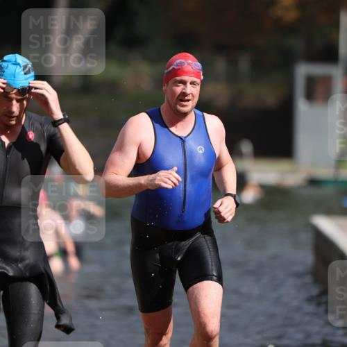 14.09.2025 - Stadtparktriathlon Michael Strokosch http://msf.ph/oto/8872305 14.09.2025 11:52:07 Schwimmen 1143, 1160, 1193, 1211 meine-sportfotos.de