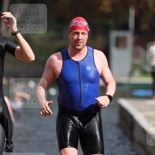 14.09.2025 - Stadtparktriathlon Michael Strokosch http://msf.ph/oto/8872310 14.09.2025 11:52:08 Schwimmen 1143, 1160, 1193, 1211 meine-sportfotos.de